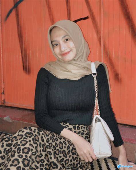 Sertifikat, penghargaan, tanda, atau dokumen yang dipajang di Cerita Sex Terbaru 2019 Styling kasual yang menganalisis petunjuk terkecil izin mudah dan modern