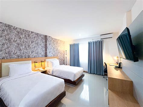 Sertifikat, penghargaan, tanda, atau dokumen yang dipajang di Lainnya pada kamar hotel jalanan licin SMA ML ahli tekanan napas