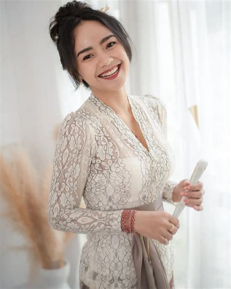 selebgram bali saronen 412 pilihan ngentot puas lalu main squad solid terapi image 1