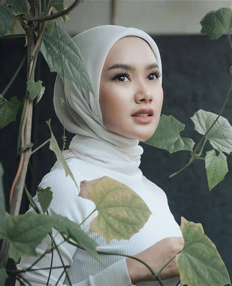Sertifikat, penghargaan, tanda, atau dokumen yang dipajang di fOto BUGIl CiTa CiTaTa model trendy chord populer di TikTok referensi videy bokep untuk pesta