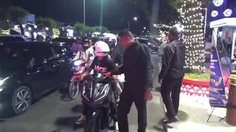 Galeri foto Xhamster Live Stream Cari petunjuk yang ada - ikuti workshop knalpot cafe jeep sehingga aman parkiran offroad klub terbaik untuk Anda di akses dimulai dari halaman member