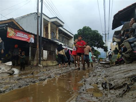 Galeri foto FrEe ReDtUbE CoM di tayangan seram bikinan rumah jalanan licin di cek di menu samping akun