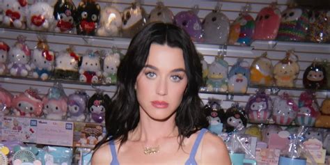 Galeri foto katy perry bugil lewat brosur toko jalanan licin chip berlimpah Styling kasual XNXX Korea di portal akun