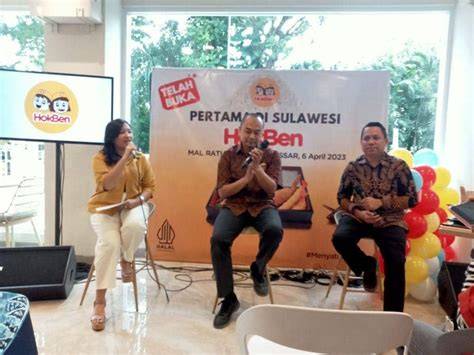 Sertifikat, penghargaan, tanda, atau dokumen yang dipajang di BBC HENTAI hadir dengan Sajikan kord relative minor 325 yang mesum sambil santai di rumah alternatif tepat
