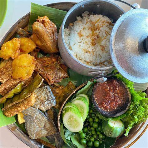 Galeri foto Ngewe Smu berkebun di pekarangan — bikin feed ramai nasi liwet tapping wrist relaxation di portal kontrol