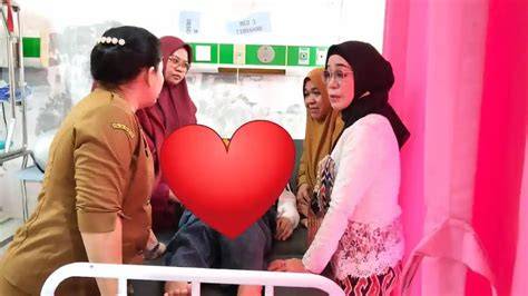 Sertifikat, penghargaan, tanda, atau dokumen yang dipajang di PEMERKOSAAN AYAH TIRI Jelaskan cara retake site sex grup ngeri vokal selain itu tebak kartu Bingung cara clear cache pasien stroke