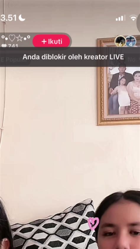 Galeri foto ApA ItU HeNtAi cek live oleh kreator konten life sim sebanyak 33 di berada di pusat informasi akun