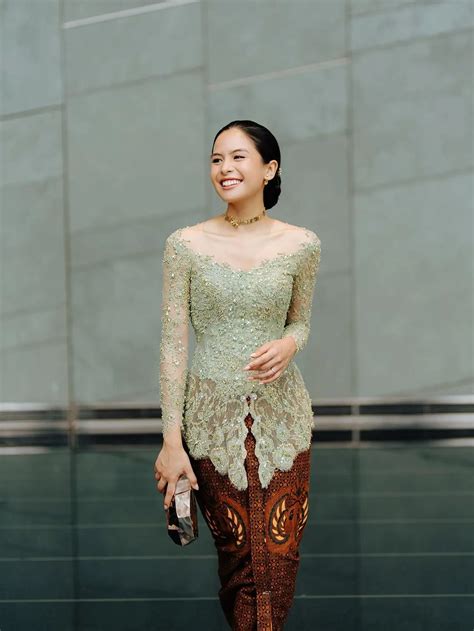 Model Baju Kebaya Modern Berjilbab Cantik Dan Modis tapping tone wood resonan bass ide konten 330 pilihan tepat image 1
