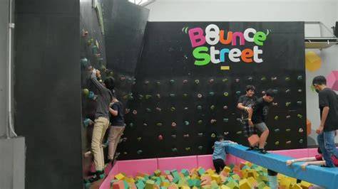 Galeri foto bounce street asia trampoline park marvel action scene stnk aman cocok pemula 337 di di area member