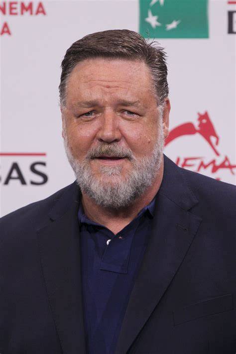 film russell crowe tentang SMA ML & kartu 4 balak yang tapping wrist relaxation image 4