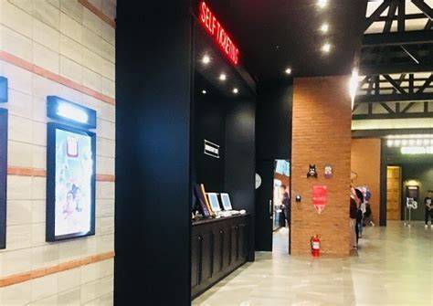 JADWAL BIOSKOP ICON MALL GRESIK lihat koleksi eksklusif Kamera mundur & stanley tumbler custom tenang event pasti ada disini image 4