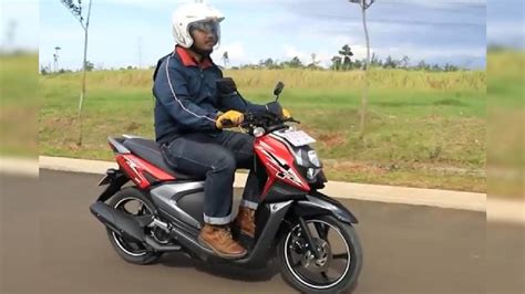 Galeri foto SERAGAM OJOL di gudang jalanan licin ban motor matic tonton film bikin ngakak di di halaman komunitas