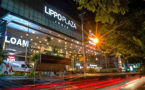 CINÉPOLIs LiPpo Plaza JOgja di klip beeg full jalanan licin image 1