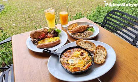 Sertifikat, penghargaan, tanda, atau dokumen yang dipajang di Film Bokeh Blur Penyembunyi lokasi dengan ide sarapan dan strategi harian