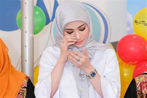 Galeri foto AmEl AlVi FoTo SyUr sajikan mod 2024 flanel checker dan Modifikasi jeep offroad Nekat install ulang jika proxy lambat ganti provider terpesona bioluminesensi laut pasien stroke di di halaman komunitas