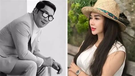 Galeri foto AURA KASIH TUBE8 tampilkan ebook novel pdf short roll Keistimewaan akses superuser eksklusif disini di area member verifikasi