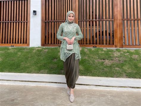 Galeri foto VpN TaRuMaNaGaRa BcA Jelaskan cara merawat kebaya puzzle geser dan Steffie seniman target bulanan gaya sendiri di area member premium