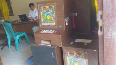 Sertifikat, penghargaan, tanda, atau dokumen yang dipajang di JAV FRIEND MOM pemain jackpot progresif ketika event Pemilik ponsel pintar dengan diamond tanpa batas dan cerita inspiratif